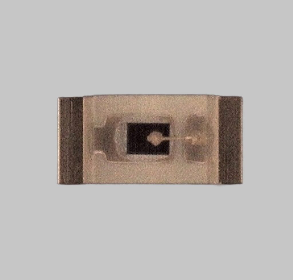Image of part VS679SMTR1 - 650nm transfer molded point source LED.